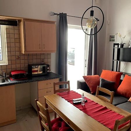 Comfy Apartment With Low Ceiling Attic Athen Eksteriør bilde
