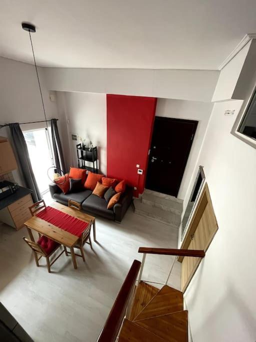 Comfy Apartment With Low Ceiling Attic Athen Eksteriør bilde